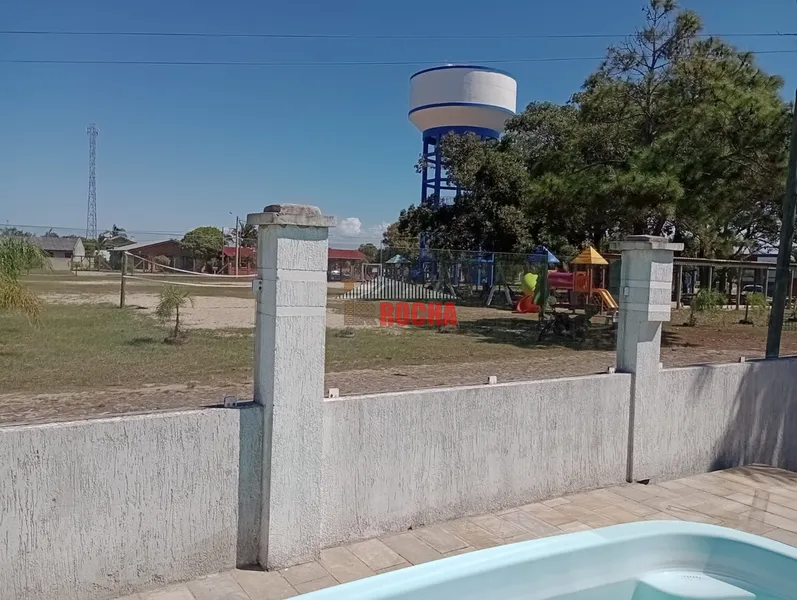 CASA DE ESQUINA COM PISCINA EM PRAIA ARROIO TEIXEIRA!: 2ª foto da galeria de imagens do imóvel
