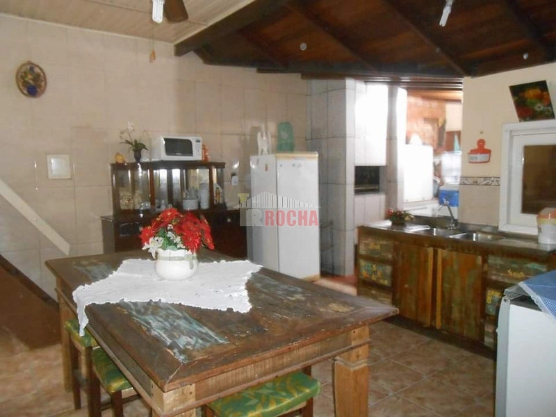CASA A DUAS QUADRAS DO MAR  EM PRAIA ARROIO TEIXEIRA!: 15ª foto da galeria de imagens do imóvel