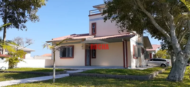 CASA COM TERRENO DE ESQUINA EM PRAIA ARROIO TEIXEIRA!: 1ª foto da galeria de imagens do imóvel