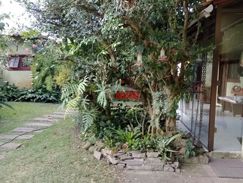CASA COM PISCINA E DOIS TERRENOS!!: 10ª foto da galeria de imagens do imóvel