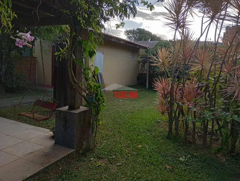 CASA COM PISCINA E DOIS TERRENOS!!: 3ª foto da galeria de imagens do imóvel