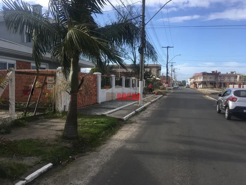 CASA PARA INVESTIMENTO UMA QUADRA DO MAR EM PRAIA ARROIO TEIXEIRA!: 9ª foto da galeria de imagens do imóvel