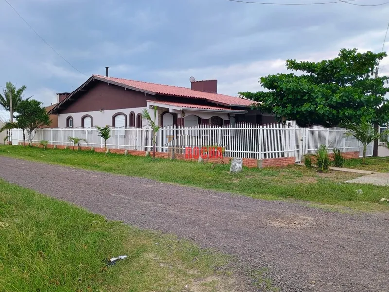 CASA DE ESQUINA COM LAJE EM PRAIA DE ARROIO TEIXEIRA!: 1ª foto da galeria de imagens do imóvel