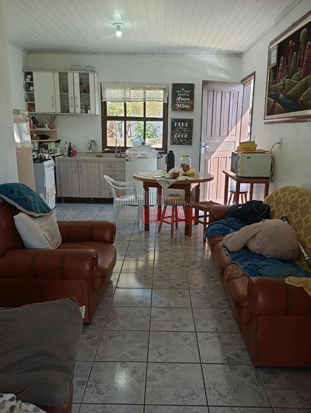 CASA COM AMPLO PÁTIO EM PRAIA ARROIO TEIXEIRA!: 7ª foto da galeria de imagens do imóvel