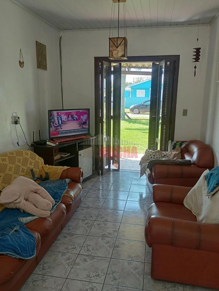 CASA COM AMPLO PÁTIO EM PRAIA ARROIO TEIXEIRA!: 8ª foto da galeria de imagens do imóvel
