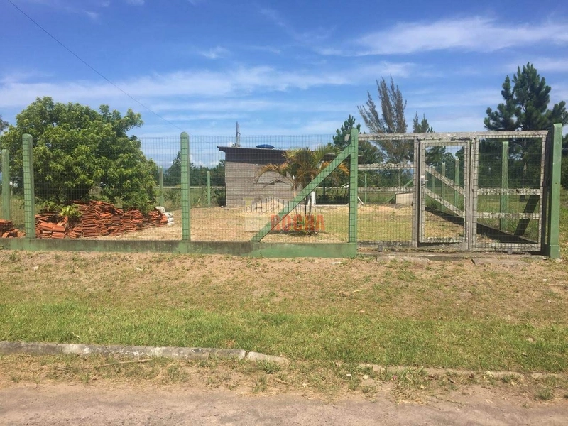 CASA COM AMPLO TERRENO EM PRAIA ARROIO TEIXEIRA!: 1ª foto da galeria de imagens do imóvel
