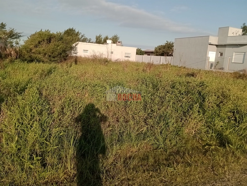 TERRENO UMA  QUADRA DO MAR PRAIA ARROIO TEIXEIRA!: 3ª foto da galeria de imagens do imóvel