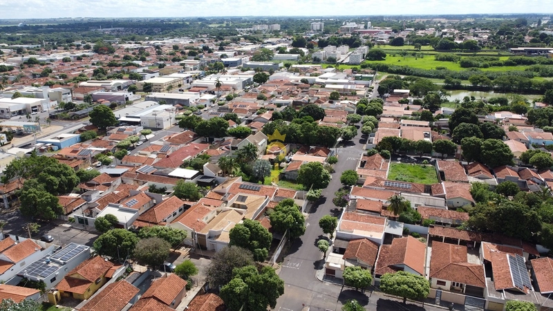 Casa à venda com terreno grande - para investimento - bairro Jardim America - Araçatuba - SP: 2ª foto da galeria de imagens do imóvel