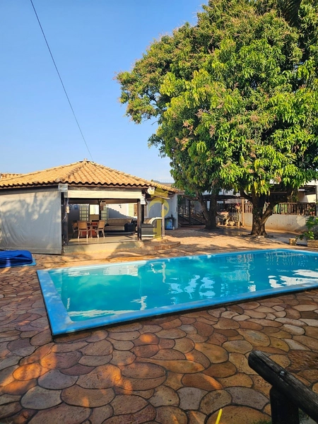 Rancho à Venda no Condomínio Santa Fé | 585 m², 3 Quartos, Piscina de Biribol e Área Gourmet Completa – Santo Antônio do Aracanguá: 3ª foto da galeria de imagens do imóvel