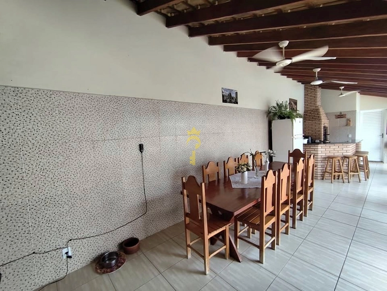 Casa Dúplex à Venda no Bairro Concórdia | 3 Quartos com 2 Suítes, Piscina e Móveis Planejados – Araçatuba: 4ª foto da galeria de imagens do imóvel