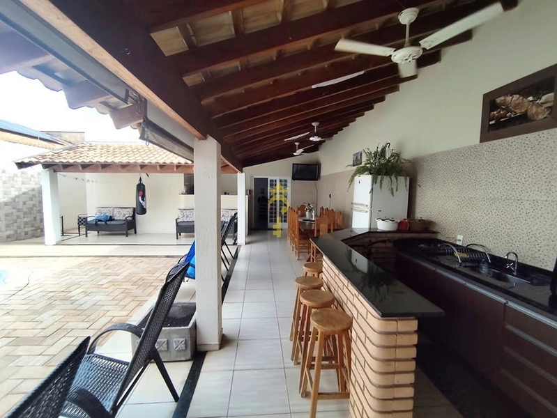 Casa Dúplex à Venda no Bairro Concórdia | 3 Quartos com 2 Suítes, Piscina e Móveis Planejados – Araçatuba: 3ª foto da galeria de imagens do imóvel