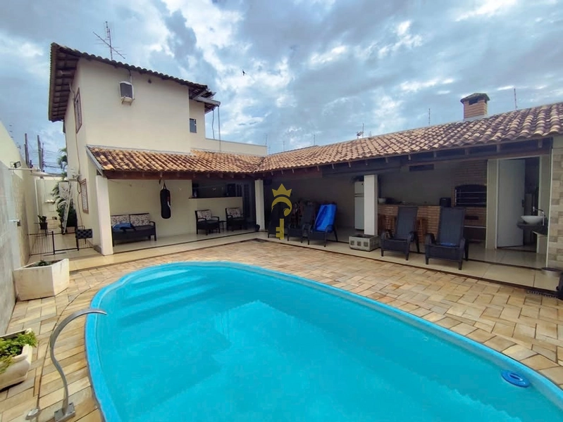 Casa Dúplex à Venda no Bairro Concórdia | 3 Quartos com 2 Suítes, Piscina e Móveis Planejados – Araçatuba: 1ª foto da galeria de imagens do imóvel