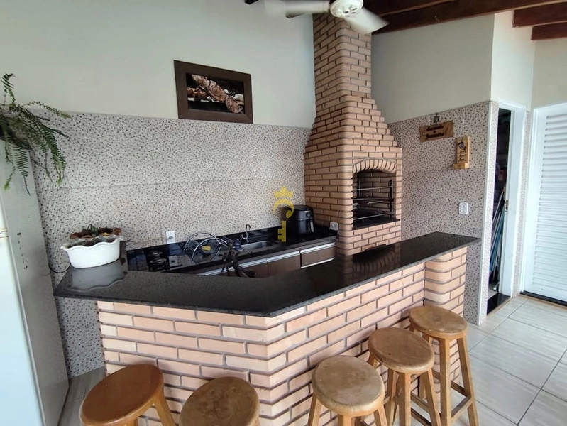 Casa Dúplex à Venda no Bairro Concórdia | 3 Quartos com 2 Suítes, Piscina e Móveis Planejados – Araçatuba: 5ª foto da galeria de imagens do imóvel