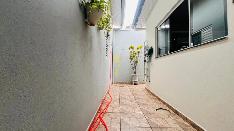 Casa à Venda no Bairro Hilda | 3 Quartos com Suíte, Cozinha Ampla e 2 Vagas de Garagem – Araçatuba: 5ª foto da galeria de imagens do imóvel
