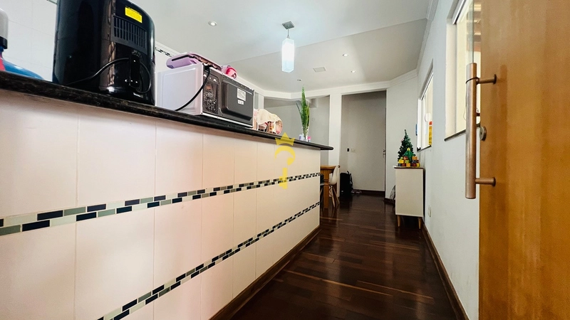 Casa com 3 pavimentos com elevador a venda: 2ª foto da galeria de imagens do imóvel