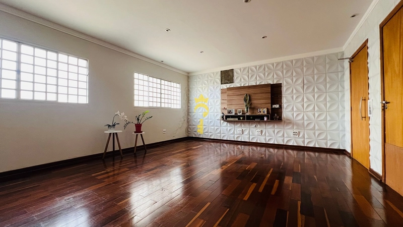 Casa com 3 pavimentos com elevador a venda: 16ª foto da galeria de imagens do imóvel