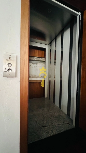 Casa com 3 pavimentos com elevador a venda: 5ª foto da galeria de imagens do imóvel