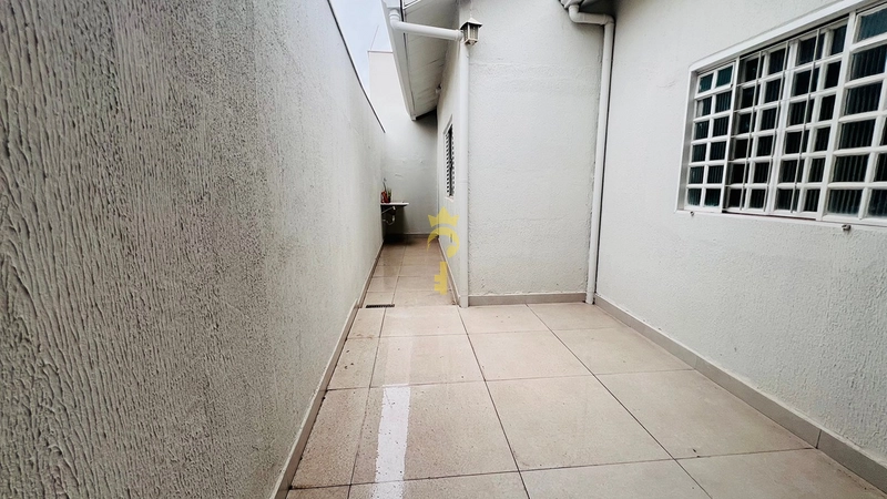 Casa Moderna à Venda no Bairro Paraíso | 2 Quartos com Suíte, Ilha em Quartzo e Localização Privilegiada – Araçatuba: 5ª foto da galeria de imagens do imóvel