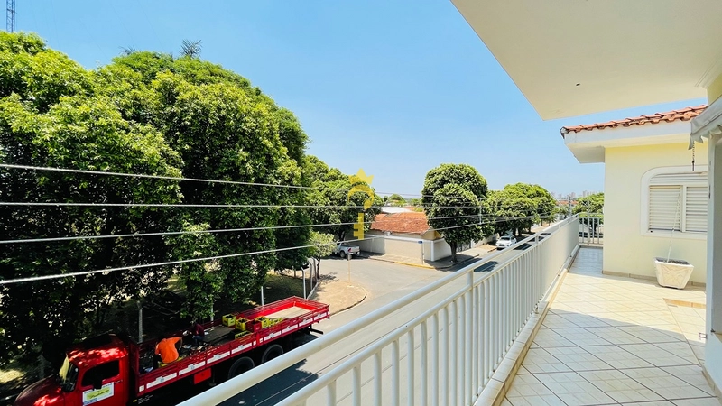 Sobrado para venda 3 dormitórios - salão comercial em baixo - garagens para 3 carros - bairro Planalto : 7ª foto da galeria de imagens do imóvel