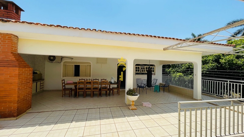 Sobrado para venda 3 dormitórios - salão comercial em baixo - garagens para 3 carros - bairro Planalto : 9ª foto da galeria de imagens do imóvel