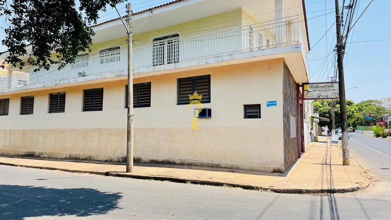 Sobrado para venda 3 dormitórios - salão comercial em baixo - garagens para 3 carros - bairro Planalto : 3ª foto da galeria de imagens do imóvel