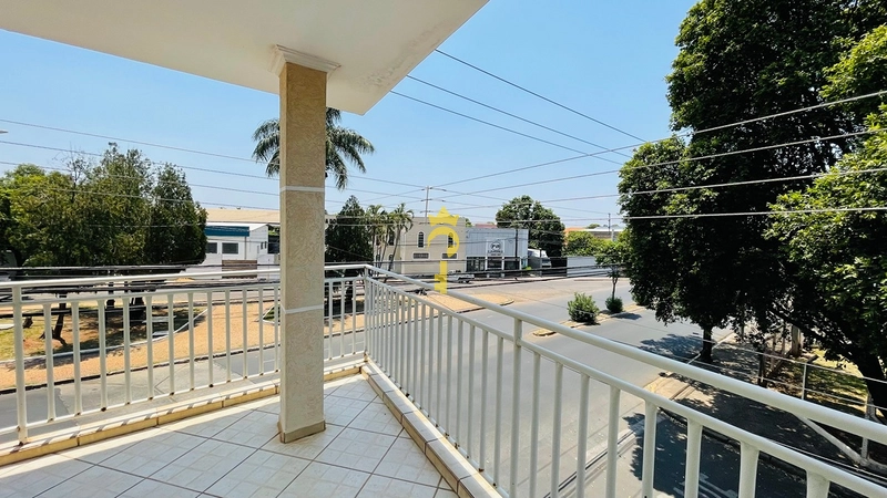 Sobrado para venda 3 dormitórios - salão comercial em baixo - garagens para 3 carros - bairro Planalto : 8ª foto da galeria de imagens do imóvel