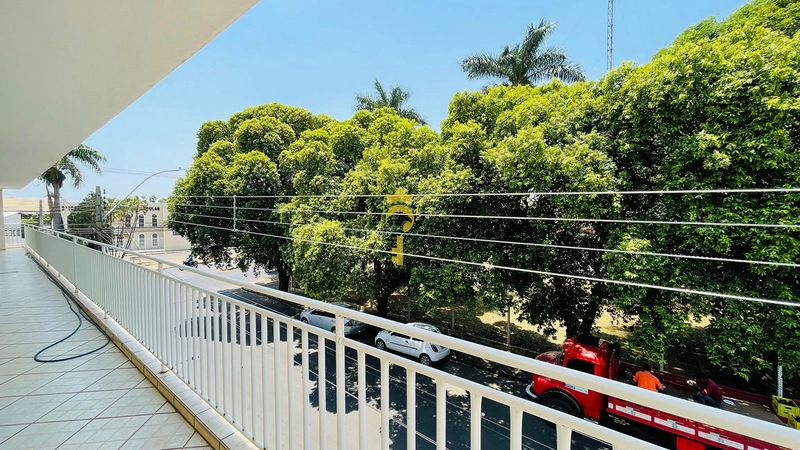 Sobrado para venda 3 dormitórios - salão comercial em baixo - garagens para 3 carros - bairro Planalto : 6ª foto da galeria de imagens do imóvel