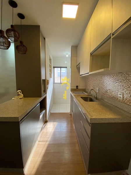 Apartamento com sacada e bastante móveis planejados : 4ª foto da galeria de imagens do imóvel