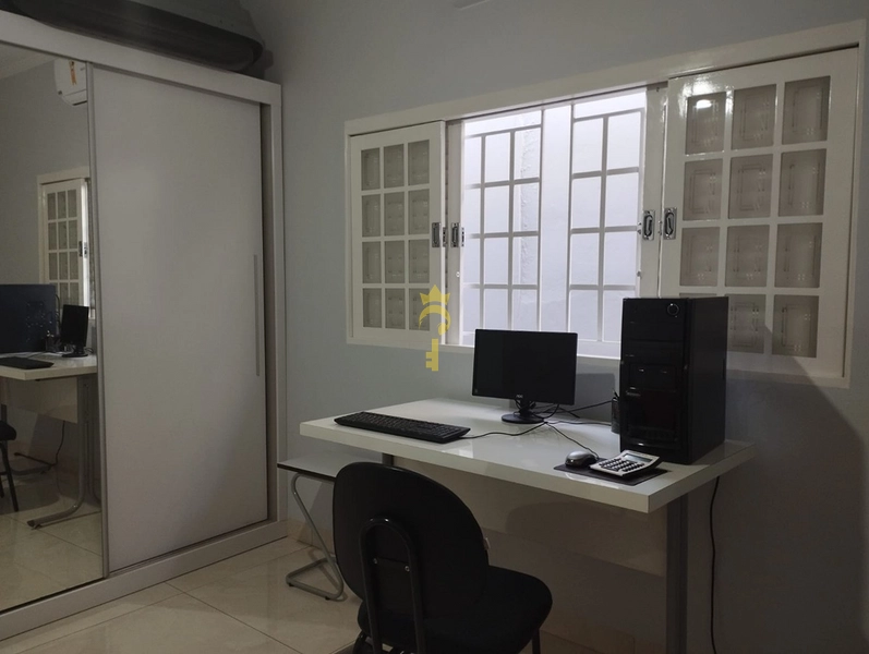 Casa com 3 Dorm sendo 1 suite à venda : 8ª foto da galeria de imagens do imóvel