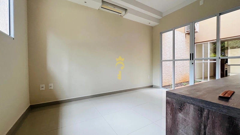 Sobrado em condomínio, perto da Unimed : 3ª foto da galeria de imagens do imóvel