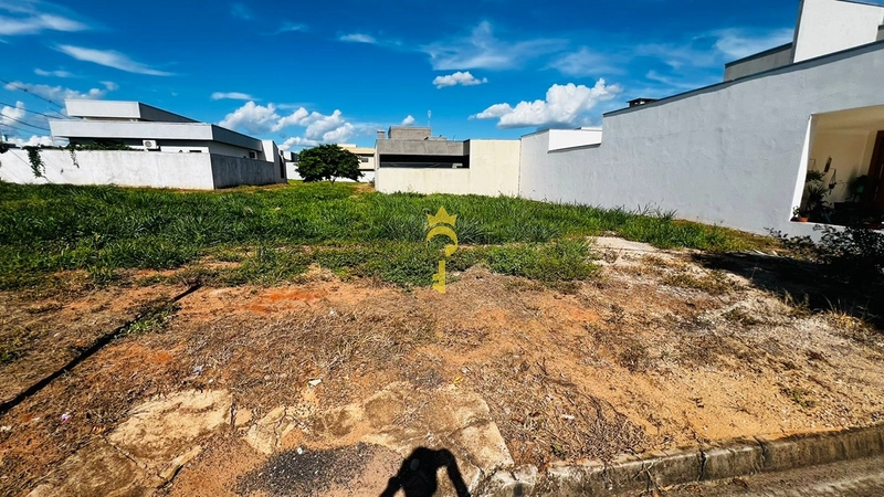 Terreno de esquina à venda no Residencial Barcelona 01: 10ª foto da galeria de imagens do imóvel