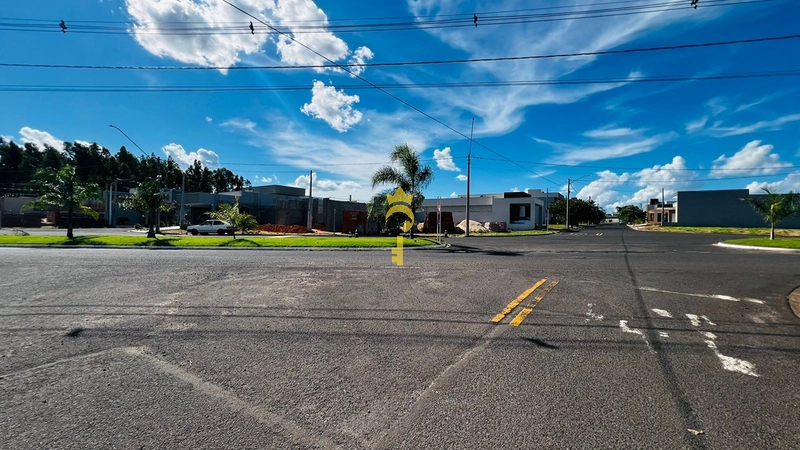 Terreno de esquina à venda no Residencial Barcelona 01: 2ª foto da galeria de imagens do imóvel