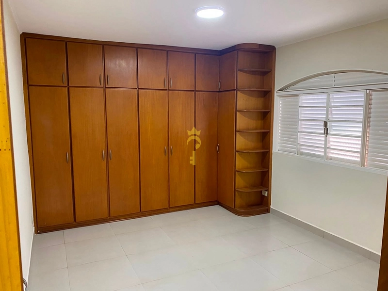 Casa de Esquina à Venda no Bairro Novo Umuarama | 3 Quartos com Suíte, Churrasqueira e Próximo à Santa Casa – Araçatuba: 6ª foto da galeria de imagens do imóvel