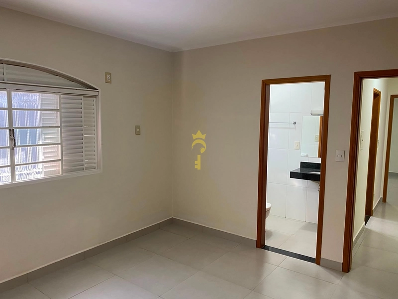 Casa de Esquina à Venda no Bairro Novo Umuarama | 3 Quartos com Suíte, Churrasqueira e Próximo à Santa Casa – Araçatuba: 4ª foto da galeria de imagens do imóvel