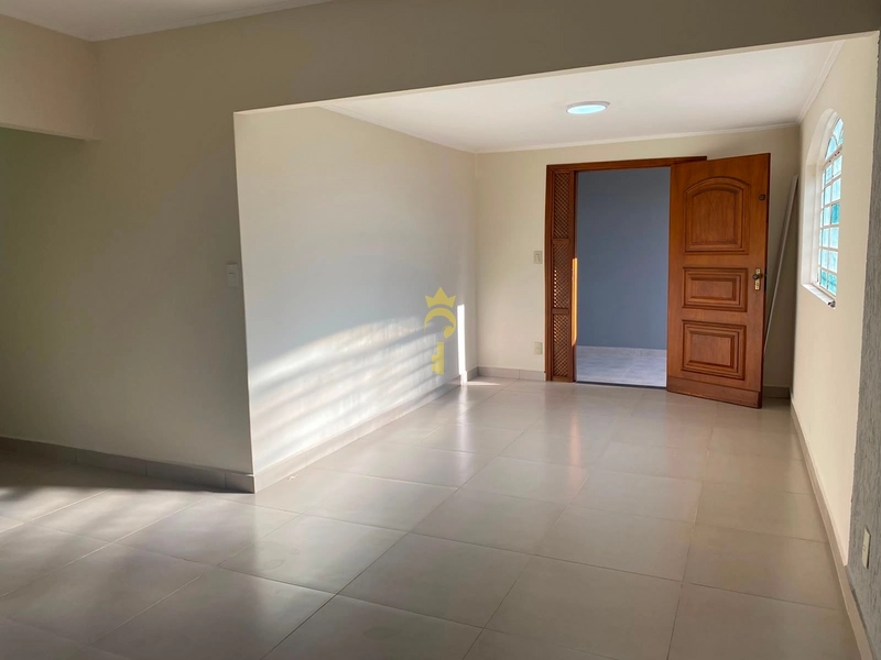Casa de Esquina à Venda no Bairro Novo Umuarama | 3 Quartos com Suíte, Churrasqueira e Próximo à Santa Casa – Araçatuba: 11ª foto da galeria de imagens do imóvel