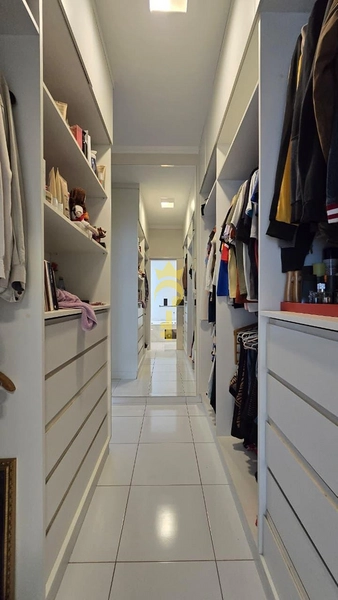Casa com 2 dormitórios sendo 1 suíte com closet e banheira.: 2ª foto da galeria de imagens do imóvel