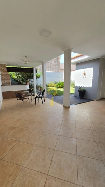 Casa com 2 dormitórios sendo 1 suíte com closet e banheira.: 14ª foto da galeria de imagens do imóvel