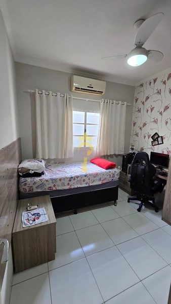 Casa com 2 dormitórios sendo 1 suíte com closet e banheira.: 6ª foto da galeria de imagens do imóvel