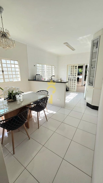 Casa com 2 dormitórios sendo 1 suíte com closet e banheira.: 12ª foto da galeria de imagens do imóvel