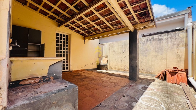 Casa na Cussy perto da Padaria Europa - investimento  terreno de 330m² - em Araçatuba - SP: 8ª foto da galeria de imagens do imóvel