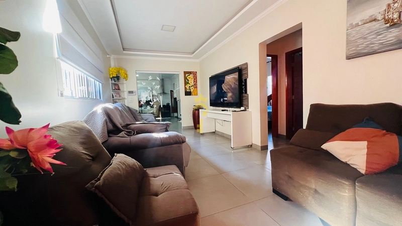 Casa para venda - 3 dormitórios sendo 1 suíte - 2 vagas - Perto das Lojas Havan - Valor 465mil : 2ª foto da galeria de imagens do imóvel