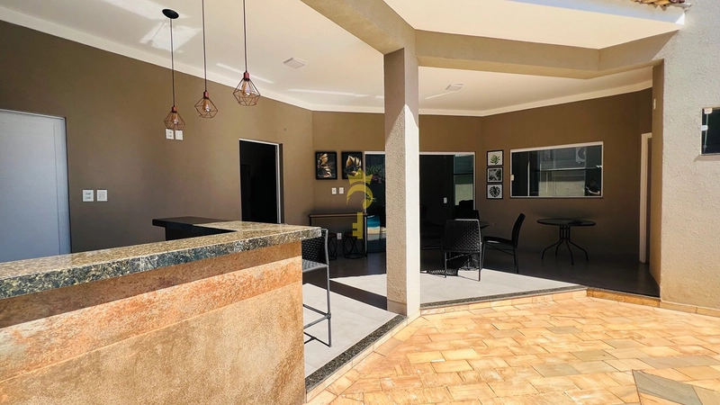 Casa à Venda no Condomínio Serra Dourada | 3 Quartos com Suíte, Piscina, Varanda Gourmet e Quadras de Tênis – Araçatuba: 7ª foto da galeria de imagens do imóvel