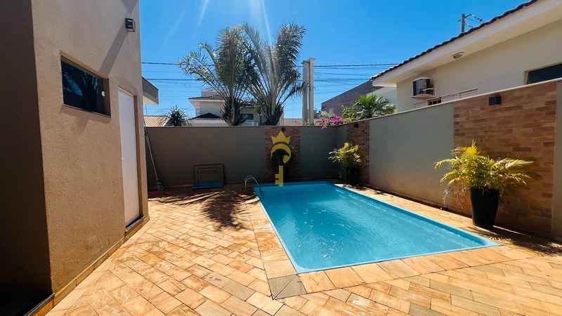 Casa à Venda no Condomínio Serra Dourada | 3 Quartos com Suíte, Piscina, Varanda Gourmet e Quadras de Tênis – Araçatuba: 8ª foto da galeria de imagens do imóvel