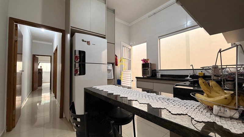 Casa com Energia Solar à Venda no Bairro Umuarama | 2 Quartos com Suíte, Móveis Planejados e Pé-Direito Duplo – Araçatuba: 10ª foto da galeria de imagens do imóvel