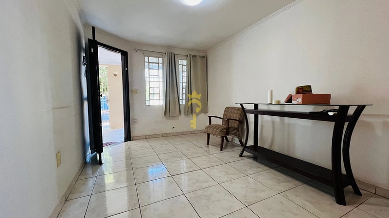 Casa de Esquina à Venda no Bairro Santana | 3 Quartos com Suíte, Próxima à Havan e Faculdade – Araçatuba: 2ª foto da galeria de imagens do imóvel