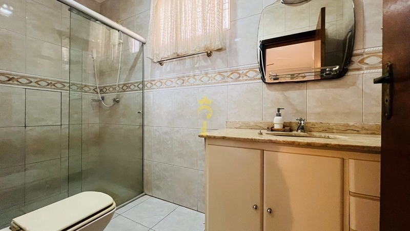 Casa de Esquina à Venda no Bairro Santana | 3 Quartos com Suíte, Próxima à Havan e Faculdade – Araçatuba: 3ª foto da galeria de imagens do imóvel