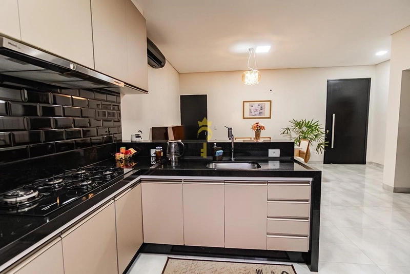 Casa à Venda no Condomínio Barcelona 1 | 3 Quartos com Suíte, Área Gourmet, Aquecimento Solar e Lazer  – Araçatuba: 6ª foto da galeria de imagens do imóvel