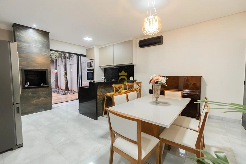 Casa à Venda no Condomínio Barcelona 1 | 3 Quartos com Suíte, Área Gourmet, Aquecimento Solar e Lazer  – Araçatuba: 1ª foto da galeria de imagens do imóvel