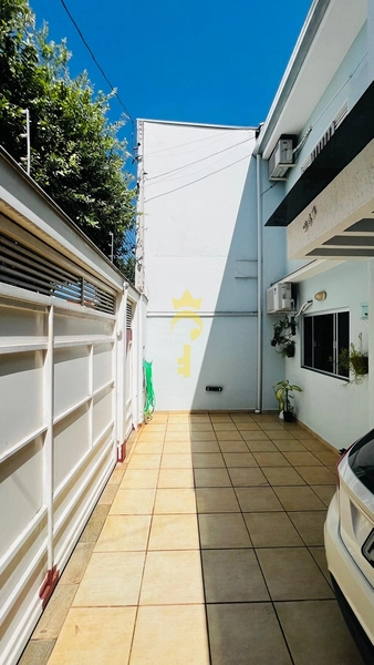 Casa de 3 dormitorios e 1 suite à venda, Bairro Icaray: 2ª foto da galeria de imagens do imóvel