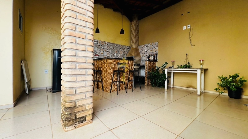 Casa com 2 dormitórios e 2 banheiros com garagem fechada e coberta : 14ª foto da galeria de imagens do imóvel